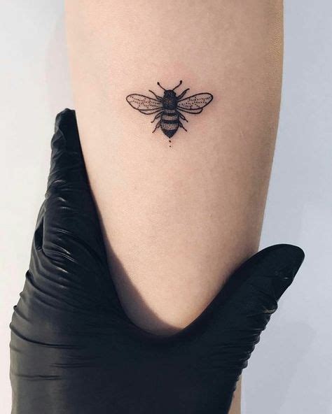 Imagem De Bee Black Ink And Bee Tattoo Tiny Tattoos For Women