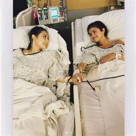 Selena Gomez Enseña Por Primera Vez Su Cicatriz En La Ingle De Su Trasplante De Riñón Marca