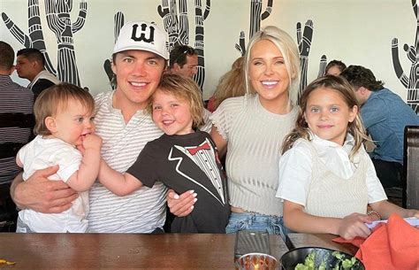 And Baby Makes Six Tj And Lauren Oshie Announce They Are Expecting