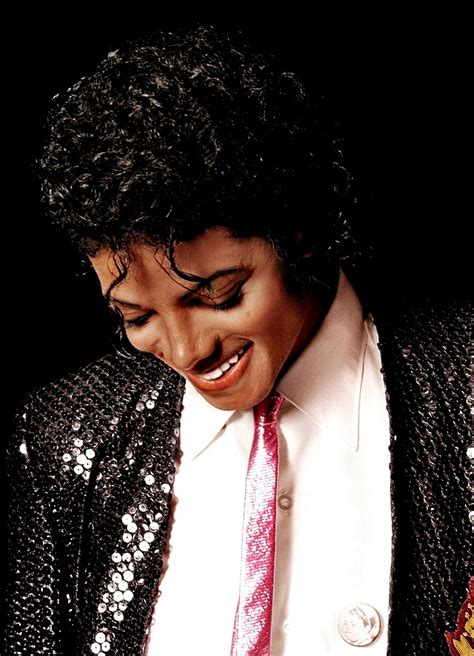 Dubbed the king of pop. Michael Jackson photo gallery - high quality pics of ...
