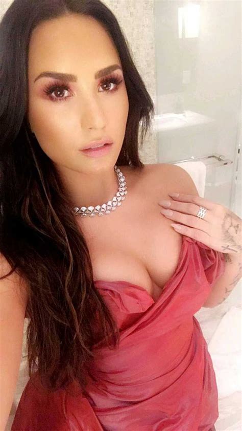Demi Lovato Nude Sexy Ultimate Collection Photos Videos