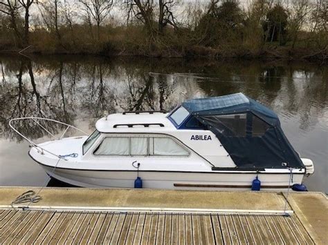 20ft Cabin Cruiser Boat With 15hp 4 Stroke Outboard Petrol Engine