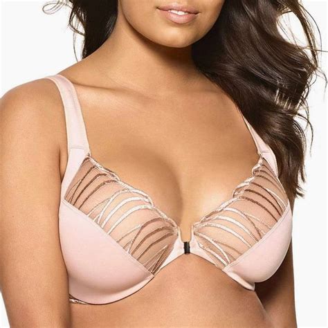 14 Best Bras For Large Breasts