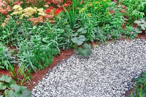 Can You Mix Decorative Rocks And Mulch Together