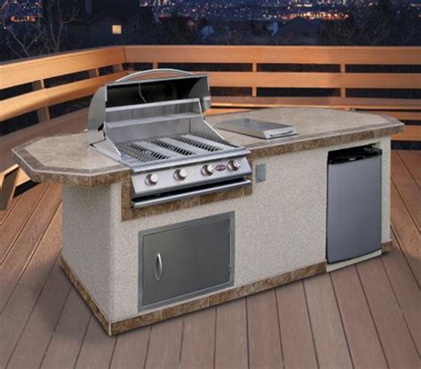 Diy network checks out this homeowner's outdoor kitchen and the essential appliances and luxuries that make it so relaxing. Prefab Outdoor Kitchen Kits - Landscaping Network