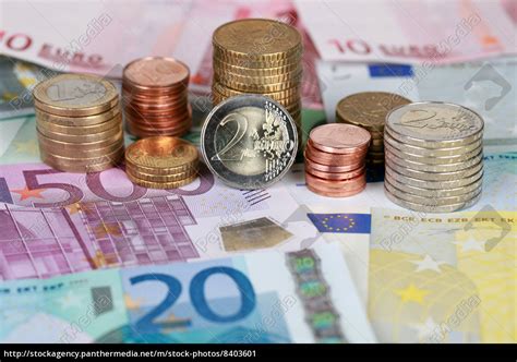 Hochwertige und bezahlbare, lizenzfreie sowie lizenzpflichtige bilder. Euro Münzen und Scheine - Lizenzfreies Bild - #8403601 ...