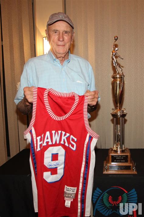 St Louis Hawks Bob Pettit Recognized As A Legend Of Basketball By St
