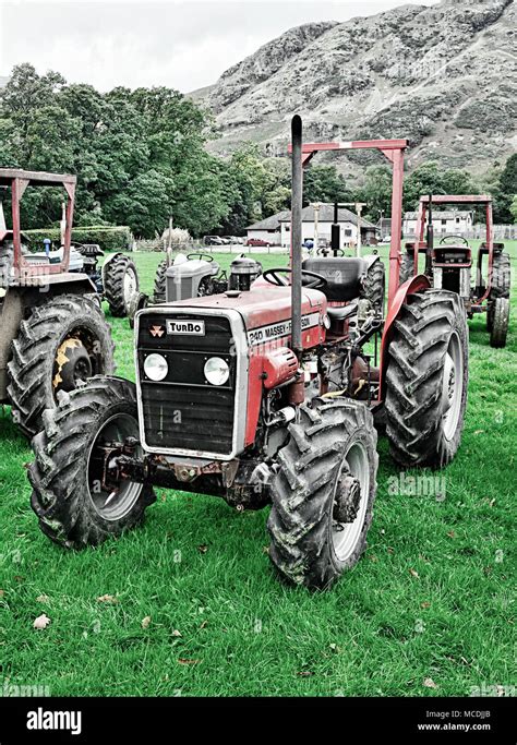 Massey Ferguson 240 Tractor Hi Res Stock Photography And Images Alamy