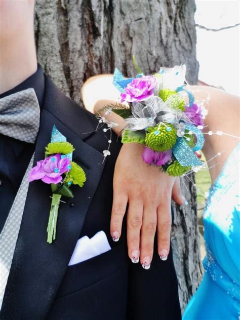 Pin By Jess Fess On Prom Prom Dance Ideas Corsage Prom Prom