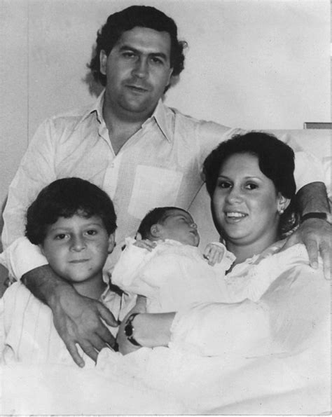 Fotos Inéditas De Pablo Escobar Y Su Hijo Sebastián Soy502