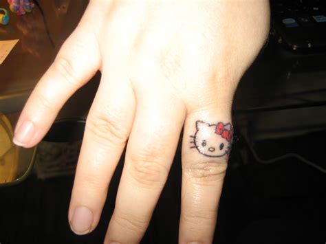 21 small hand tattoos and ideas for women. 30 Fantastic Hand Tattoo Designs Collection For 2011 Small ...