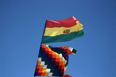 Bandera Boliviana Y Wiphala Bandera Aimara Giancarlo Flickr