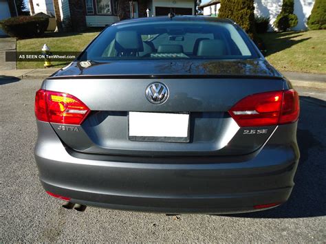179.3), and based on comparisons using truedelta's car price comparison tool, the new jetta 2.5 is priced about the same as the similarly powerful mazda3 s after. 2011 Volkswagen Jetta 2. 5 Se Loaded Smooth