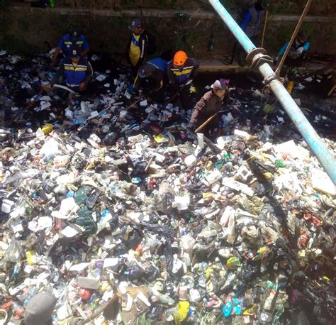 Duhwarga Cimahi Masih Ada Yang Buang Sampah Ke Sungai Terancam Kena