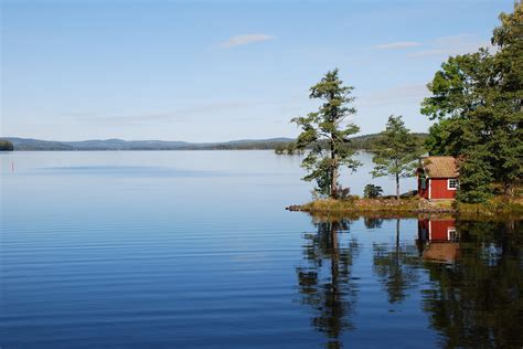 Hier gibt es jede menge möglichkeiten, um ein ferienhaus direkt am meer zu buchen und dort den urlaub zu verbringen. 5 Gründe für Schweden im Sommer | Urlaubsguru