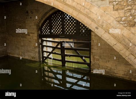 Traitors Gate Tower Of London London Stock Photo Alamy