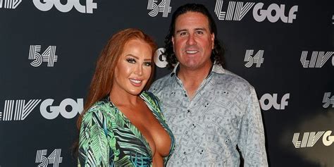 Phil Mickelson Accused Of Showing Pat Perezs Wife Offensive Picture