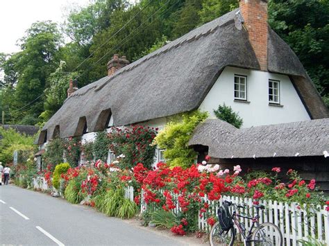 20 Gorgeous English Thatched Cottages