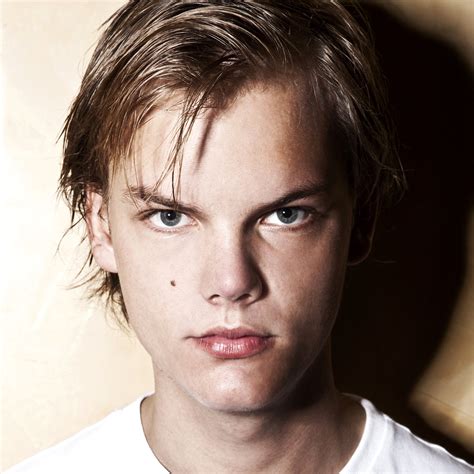 Tim bergling, also known as avicii, was a swedish dj and producer who worked on live concerts. Avicii - Fan Lexikon