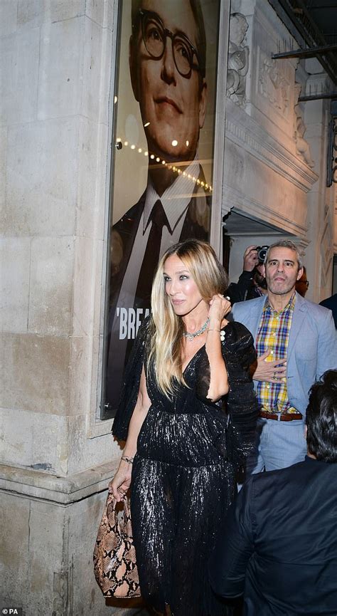 Sarah Jessica Parker Oozes Elegance In Shimmering Tiered Dress At The