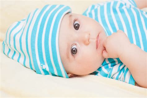 4 Month Old Baby Development Milestones The Average Weight Food Ratio