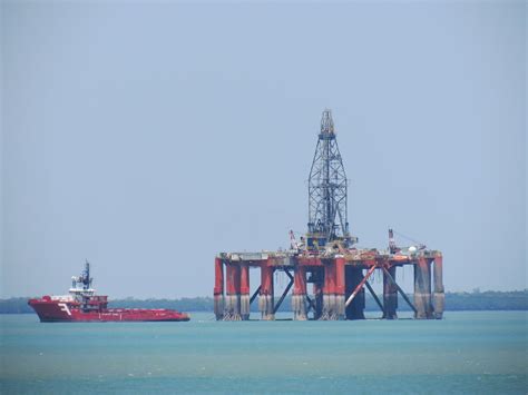 Oil Rig Maintenance In Darwin Harbour September 2013 Flickr