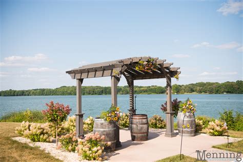 Vineyards At Pine Lake Wedding In Columbiana Ohio
