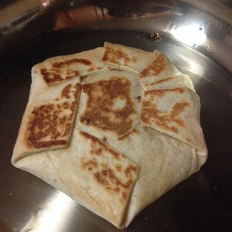 Layered with ground taco meat, queso, creamy jalapeno quesadilla sauce, tostadas, sour cream, and salsa. Homemade Crunchwrap Supreme Recipe - Fried Pies ...