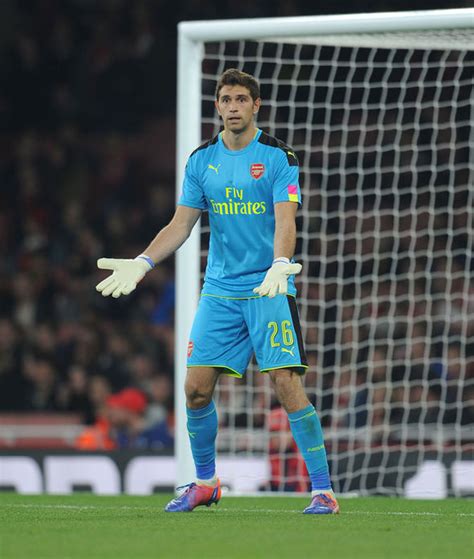 Discover more posts about emiliano martinez. Arsenal news: Emiliano Martinez signs new long-term ...