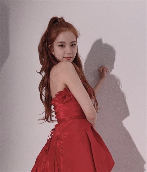 Times Blackpink S Jisoo Served Powerful And Sexy Visuals In Red