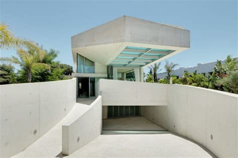 Concrete Outdoor Pool Defying Gravity Modern House Design