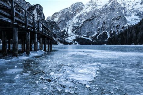 50 Breathtaking Frozen Lakes Oceans And Ponds That Look