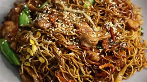 Easy Cantonese Chow Mein With Crispy Pan Fried Noodles
