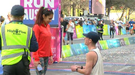 man proposes to girlfriend after finishing 2nd in marathon i m the winner today