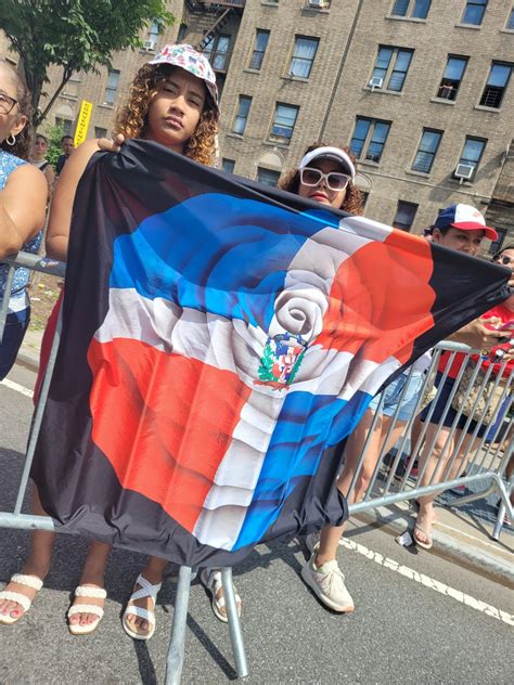 Nypd 44th Precinct On Twitter Thousands Lined The Grand Concourse To Take Pride In Their