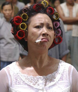 On one side, the dancing mobsters of the axe gang. "Kung Fu Hustle" HILARIOUS! :D | Kung fu hustle, Martial ...