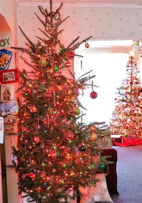 Pin By Jen Hartnett On Christmas Treesinside Christmas Decorations