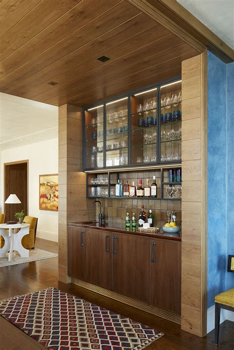 Youll Want A Chic Home Bar After Seeing These Photos Modern Home Bar