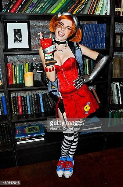 Cosplayers Chloe Dykstra Photos And Premium High Res Pictures Getty