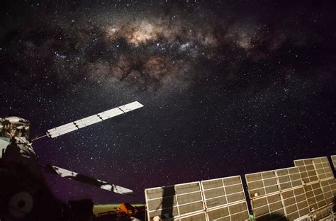 Amazing Timelapse Watch The Milky Way Spin Above The Space Station
