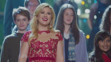 Kelly Clarkson Underneath The Tree Cautionary Christmas Music Tale 2013 4k Youtube