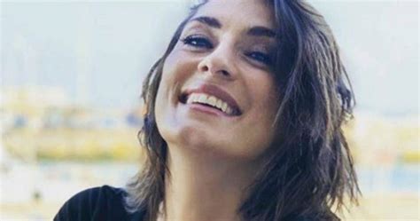 Sotto l'occhio attento dei telespettatori è finita appunto . il cast ufficiale de l'isola dei famosi 2021, al via dall'11 marzo e condotto da ilary blasi. Elisa Isoardi "Isola dei Famosi 2021", la conduttrice in ...