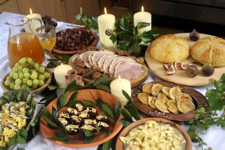 The formula for a successful dinner party was to be huge in two areas — the food and the guest's list. Eat Christmas dinner like a Roman emperor | Metro News