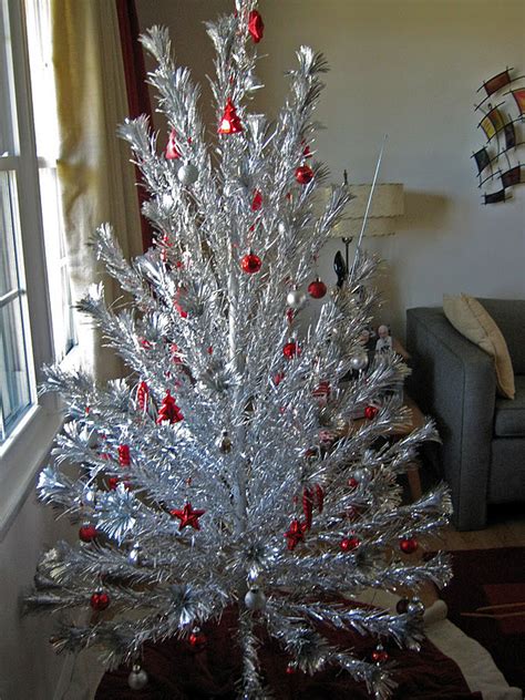 This aluminum tree is just as i remembered it as a girl! Gadding About with Grandpat: Our Vintage 1950s Aluminum Christmas Tree