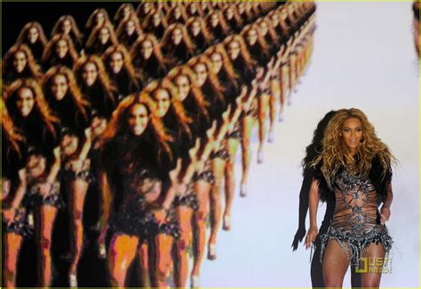 Beyonce Run The World Girls At The Billboard Awards Photo