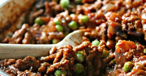 I know mince isn't one of those fancy cuts of meat that gets people all excited, it's certainly not fashionable. 10 Best Beef Mince Slow Cooker Recipes