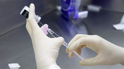 For the vaccine by pfizer/biontech, many trial participants endured side effects for a day or two after getting their shots, particularly the second one. What are the side effects of the Pfizer vaccine? | MARCA ...