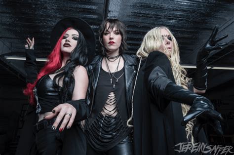 In This Moment Halestorm Announce New Tour Dates All In Music Review
