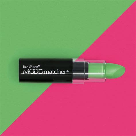 Moodmatcher Green In 2020 Color Changing Lipstick How To Apply