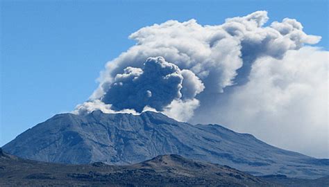 Peru Perus Ubinas Volcano